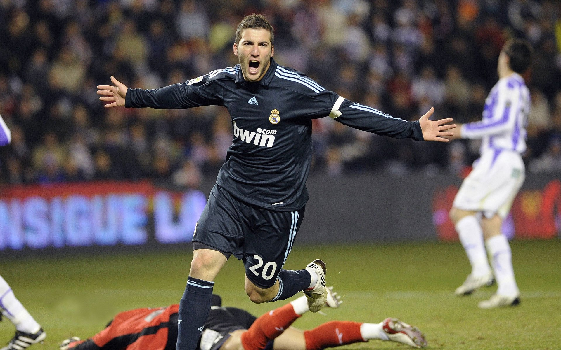 多特蒙德主场3-2逆转美因茨，艰难取胜，多特蒙德对美因茨预测