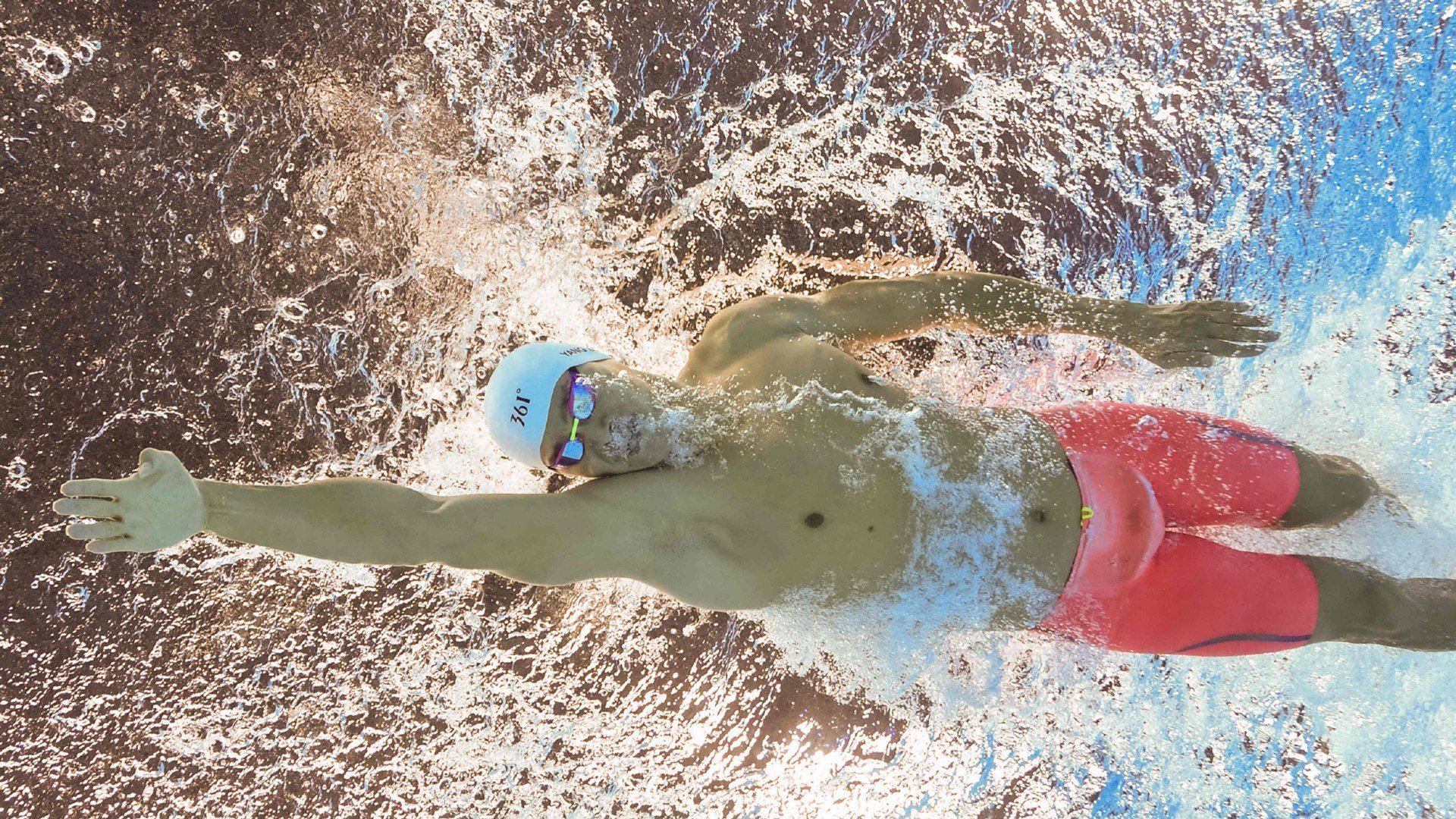 远射“爆炸炮”:欧冠史上最震撼的远射瞬间,远射重炮手